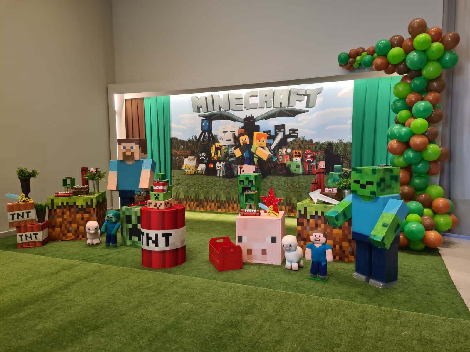 como fazer boneco minecraft passo a passo  Minecraft, Festa minecraft  simples, Mine craft party